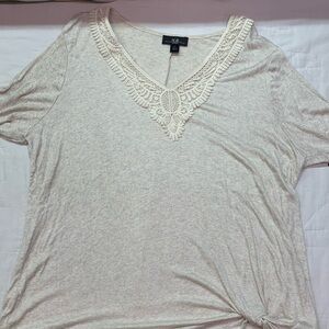 AGB Woman Plus Size 2X V-Neck Oatmeal T-Shirt Lace Neckline Boho Casual NWT‎